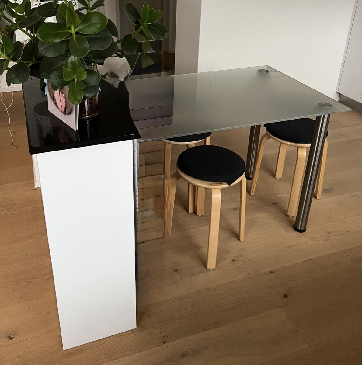 Tavoli: Tisch aus Milchglas – Usato da Münsingen venduto da saenny79