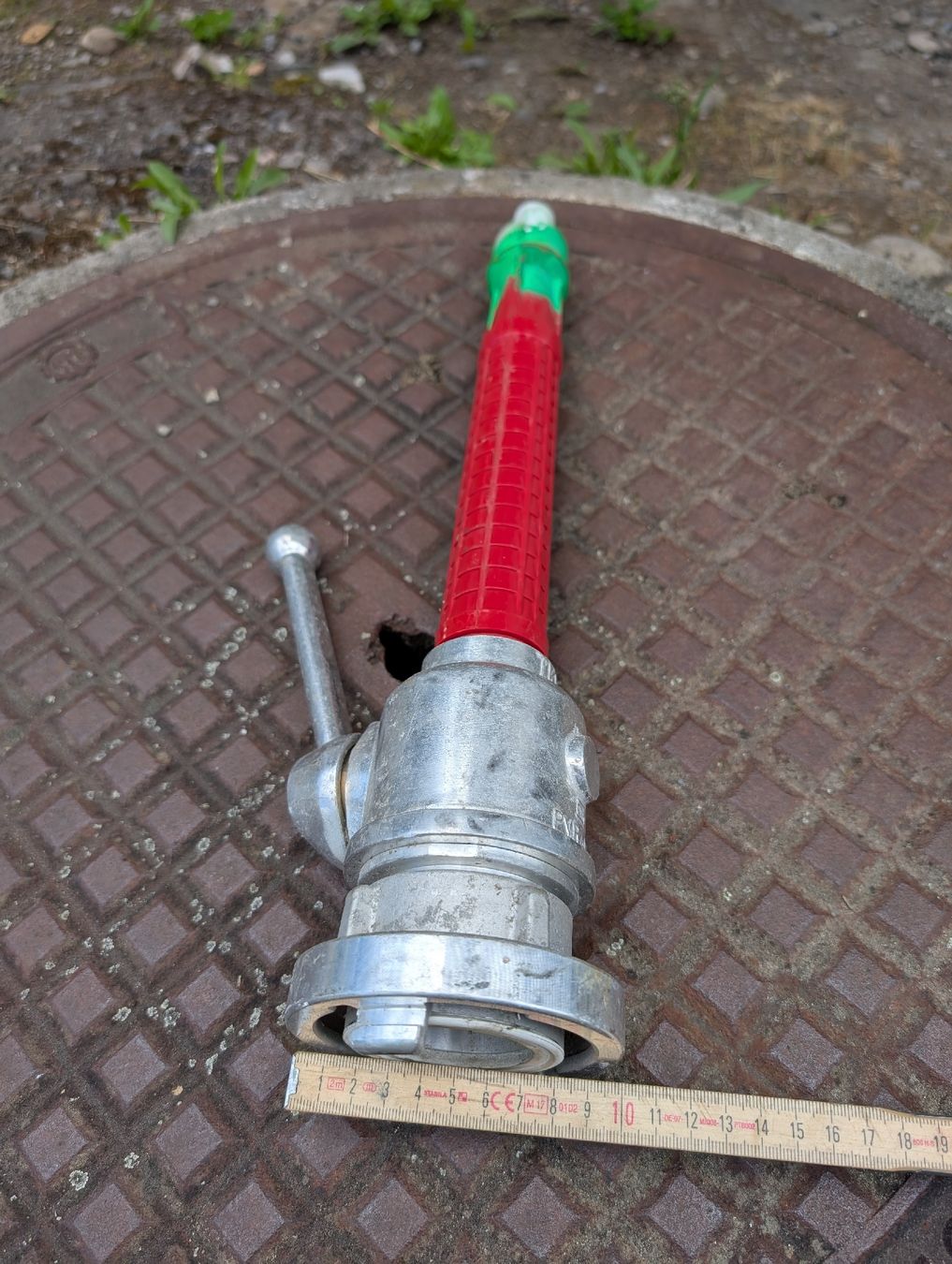 Tecnologia medica: Strahlrohr Feuerwehr Spritze – Usato da Hinterkappelen venduto da thelars 1
