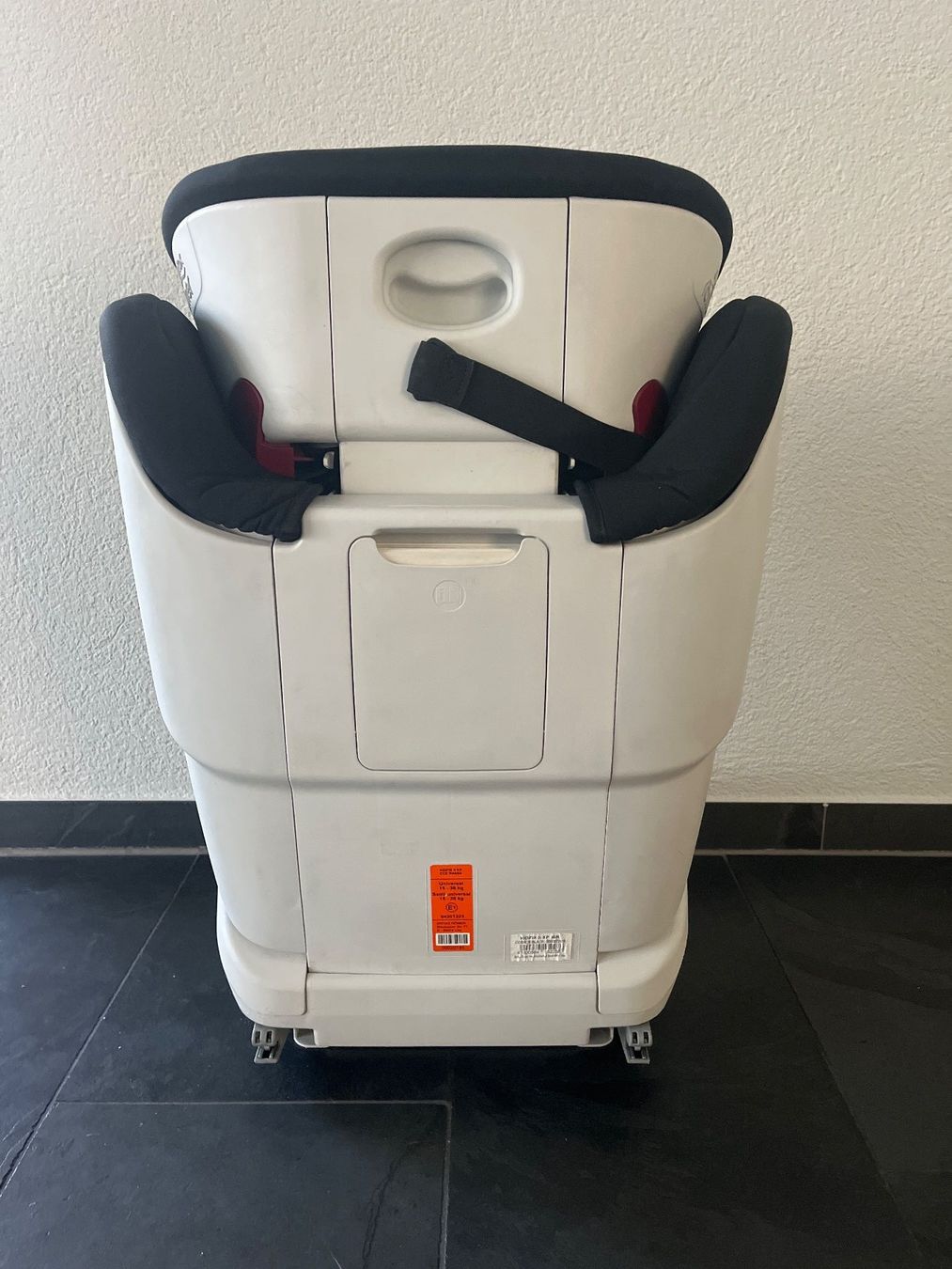 Britax Römer Seggiolini per auto: Römer Kidfix II XP - BR cosmos black – Usato da Bergdietikon venduto da sanhol 1