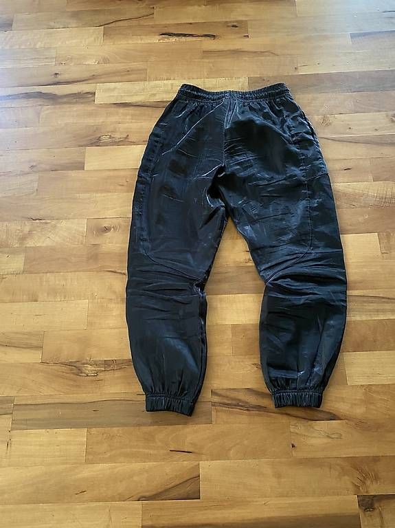 Pantaloni: Schwarze Nike Hosen – Usato da Ellikon a d Thur venduto da sar_l8sf 1