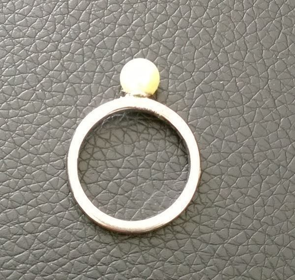 Anelli: ZARTER RING MIT PERLE IN 925 SILBER – Usato da Romanshorn venduto da BoutiqueA 2
