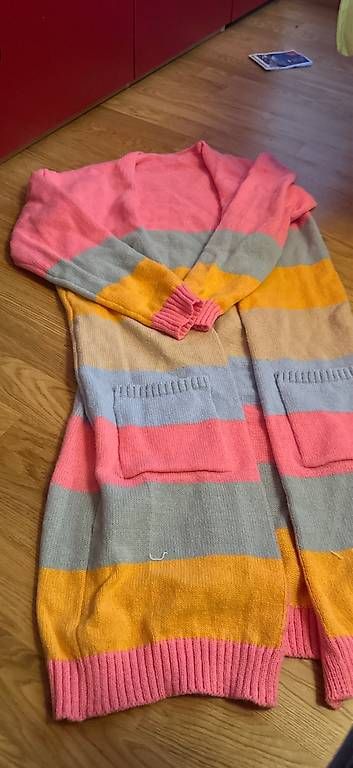Pulls & Sweat-shirts: Langarmstrickjacke farbig neu Gr. S – D'occasion à Grindelwald par hintkar