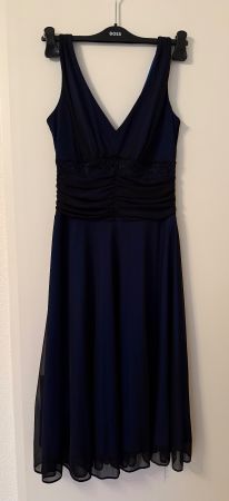 Elegantes, dunkelblaues Kleid, Grösse 38