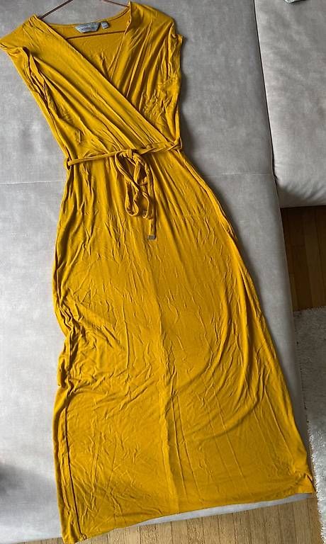 Kleider: Senfgelbes Wickelkleid – Gebraucht aus Dübendorf von selinamariah
