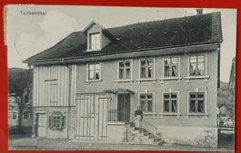 Turbenthal - Wohnhaus mit Bewohnerin