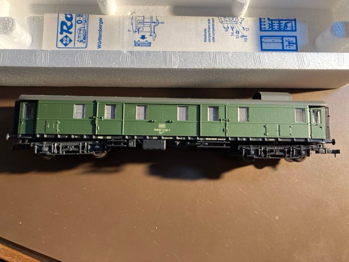Roco Modellini di ferrovie: Roco 44235 A Postwagen – Usato da Spreitenbach venduto da Strolch 1