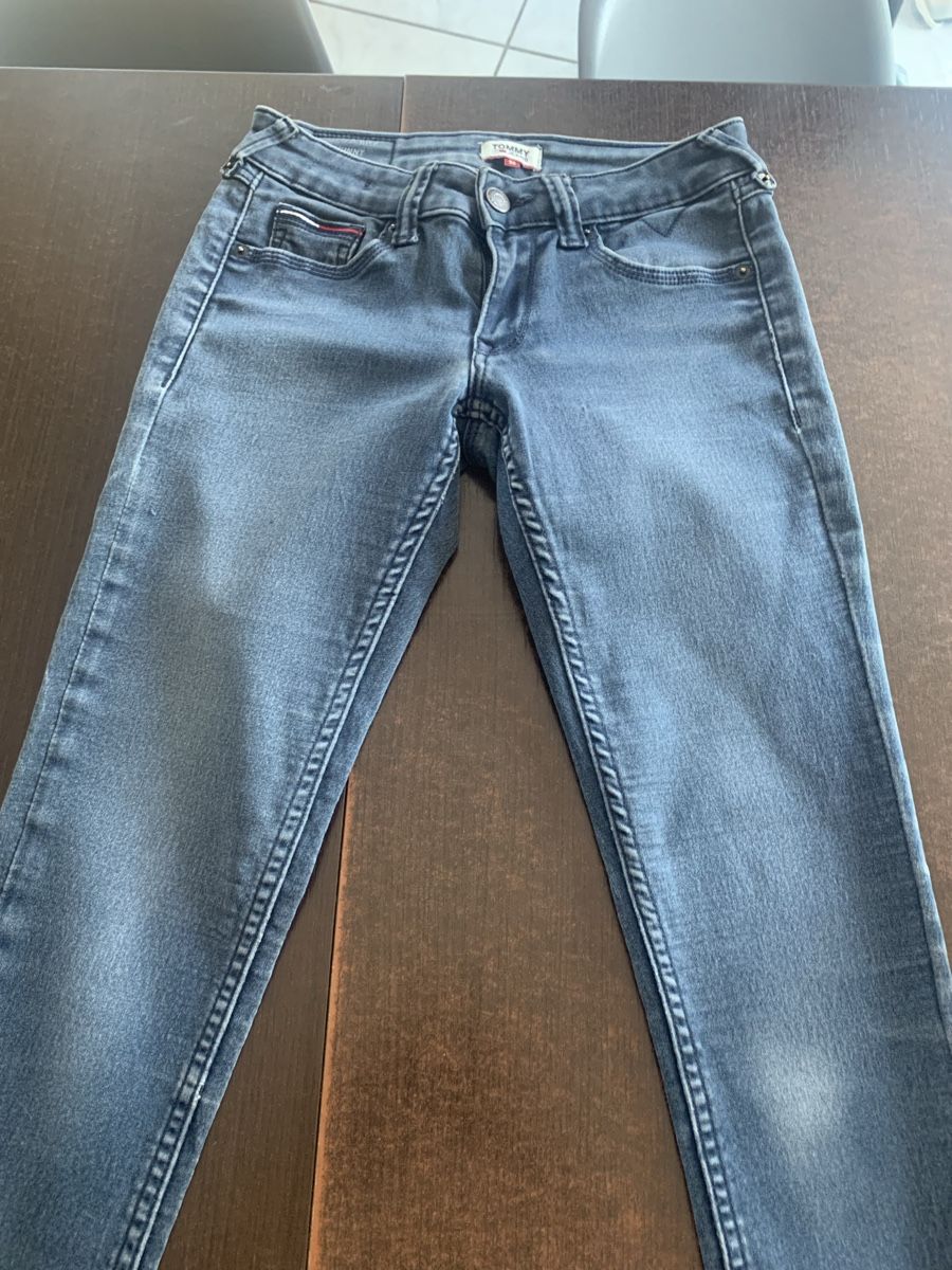 Tommy Hilfiger Jeans: Jeans Tommy taille 25/32 – Gebraucht aus Domdidier von qatar1973