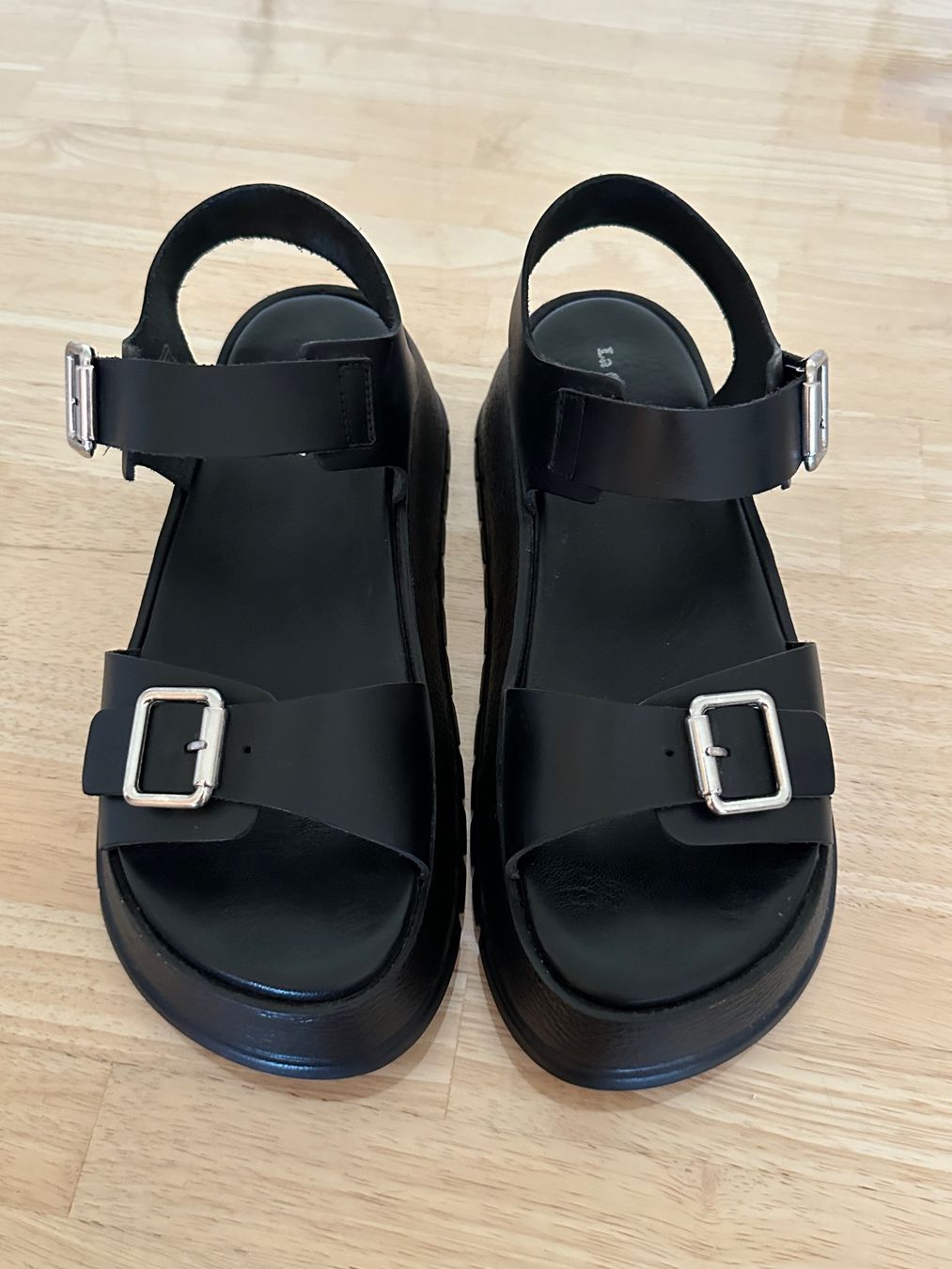 La Garçonne Scarpe da donna: Sandales plateforme La Garçonne, cuir noir – Nuovo (secondo la descrizione) da La Neuveville venduto da flodocha 2