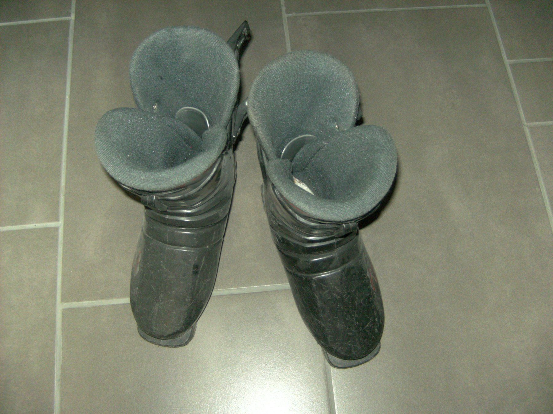 Scarpe per ragazzi: Kinder Skischuhe Grösse 33 – Usato da Andwil SG venduto da fladenbrot10 1