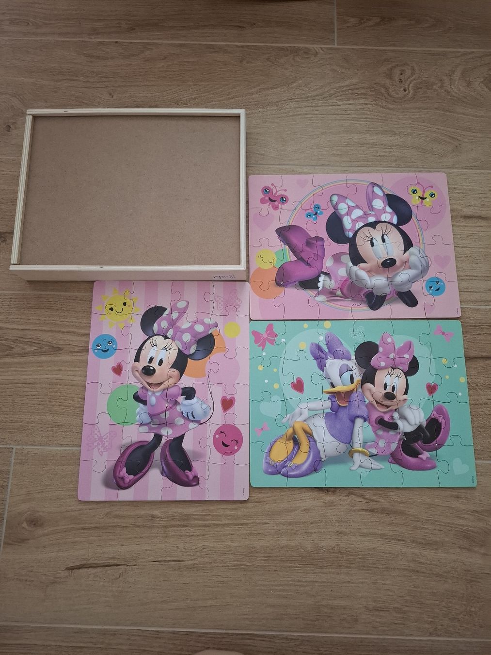 Disney Puzzles: Minnie Maus Puzzle Set mit Holzkiste – Gebraucht aus Müllheim Dorf von nic_kd6b