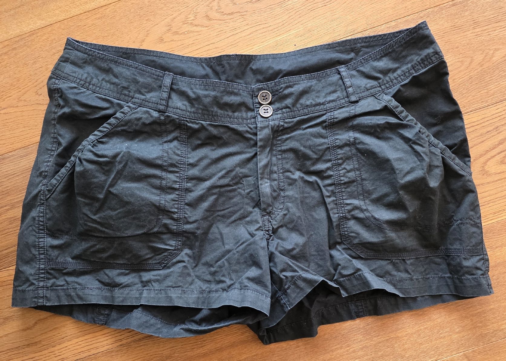 Pantaloni: Basic Line Baumwollshorts, Gr. 46, Top Zustand! – Usato da Zell LU venduto da claro62