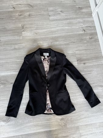 Schwarzer H&M Blazer Gr. 34 mit speziellem Innenfutter💐