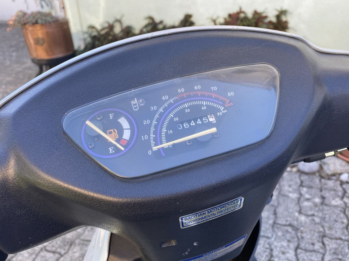 Baotian Strada: Roller Baotian BT49QT-9D silber 49ccm – Usato da Degersheim venduto da deae 4