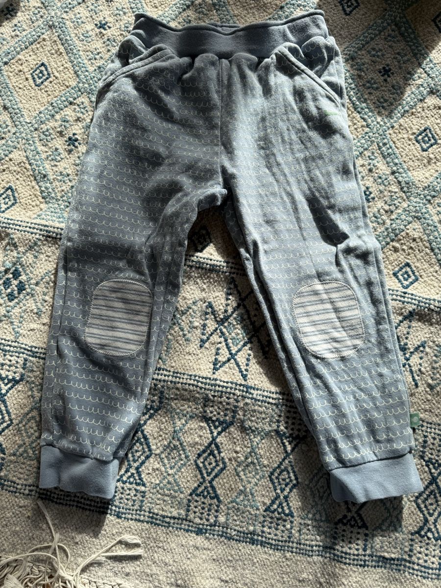 Hosen: Jogginghose von Bornino Grösse 98 / 104 – Gebraucht aus Münchenstein von nuk2018