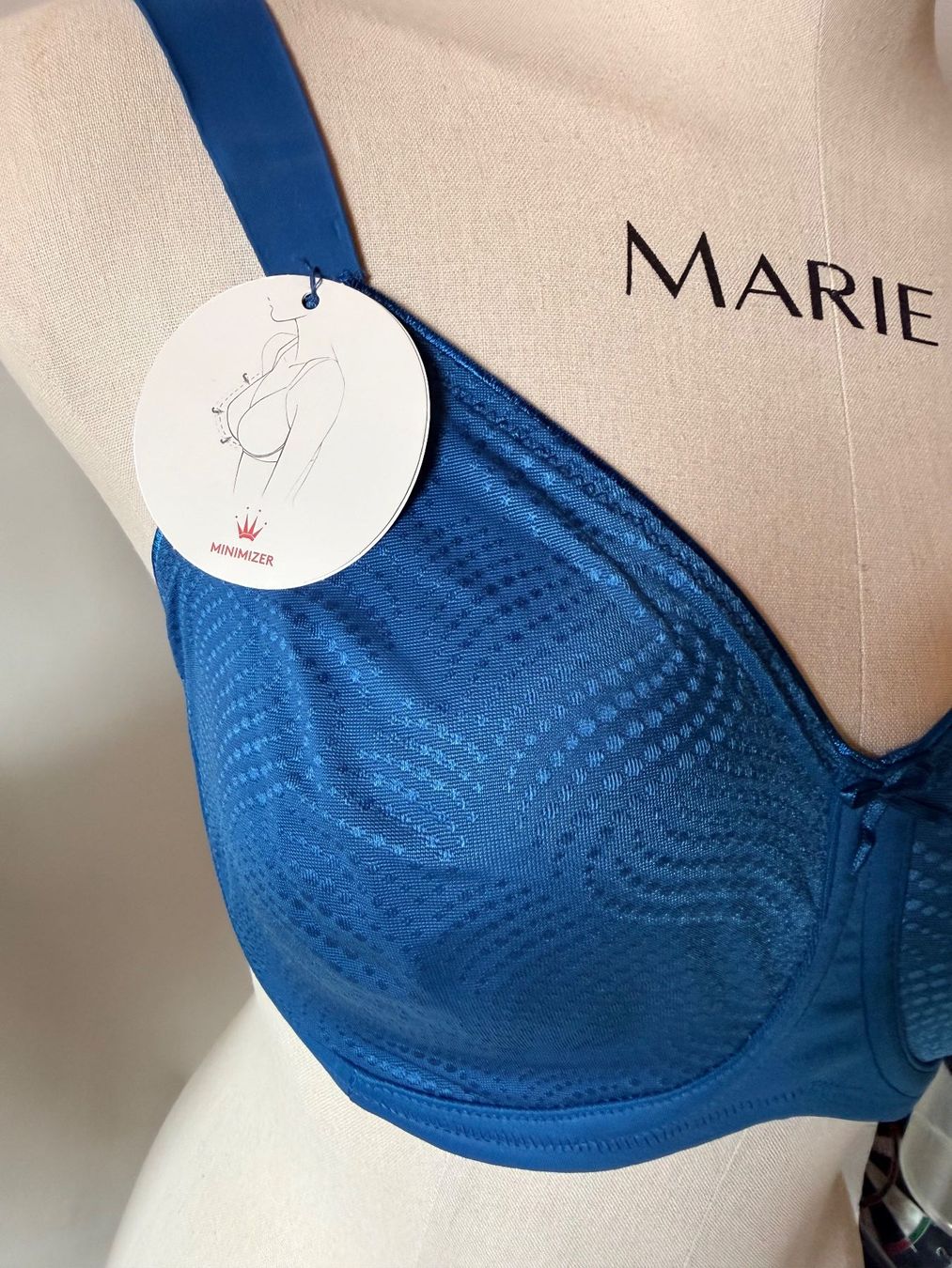 Triumph Sonstige Unterwäsche: TRIUMPH, Minimizer BH ESSENTIAL MINIMIZER, Grösse 70F,Türkis – Neu und originalverpackt aus Rudolfstetten von gst_g7xl 1
