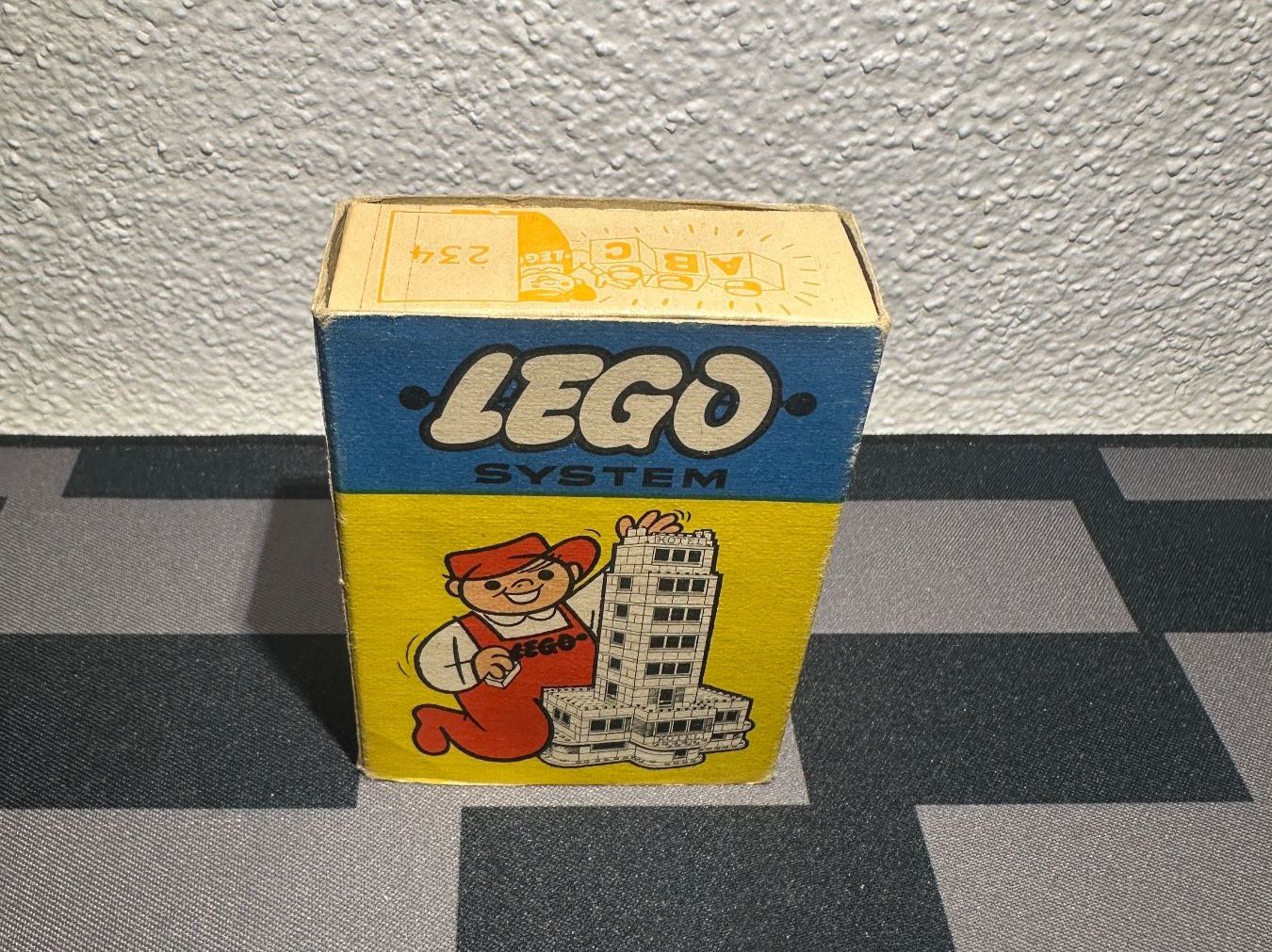 Lego Kit di costruzioni: Lego System 234 1x1 Bricks with Letters Vintage / EOL / RAR – Usato da Kappel SO venduto da MyFunBox 1