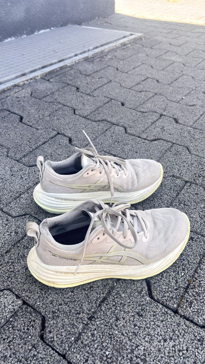Asics Scarpe da donna: Asics Gel Cumulus 27 Gr 39 – Usato da Aarburg venduto da saluvava 1