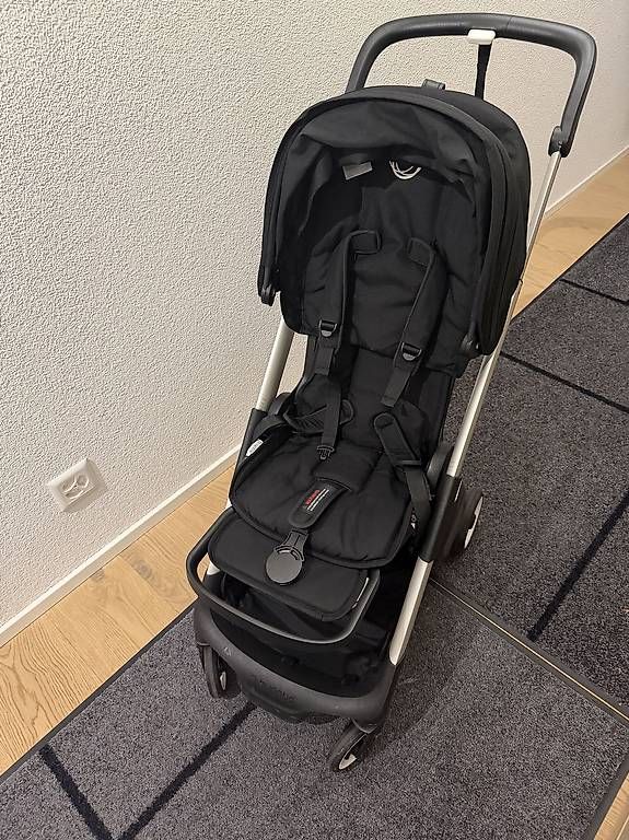 Bugaboo Carrozzine: Bugaboo Ant mit Fussstütze in schwarz – Usato da Rorbas venduto da Astrafix 1