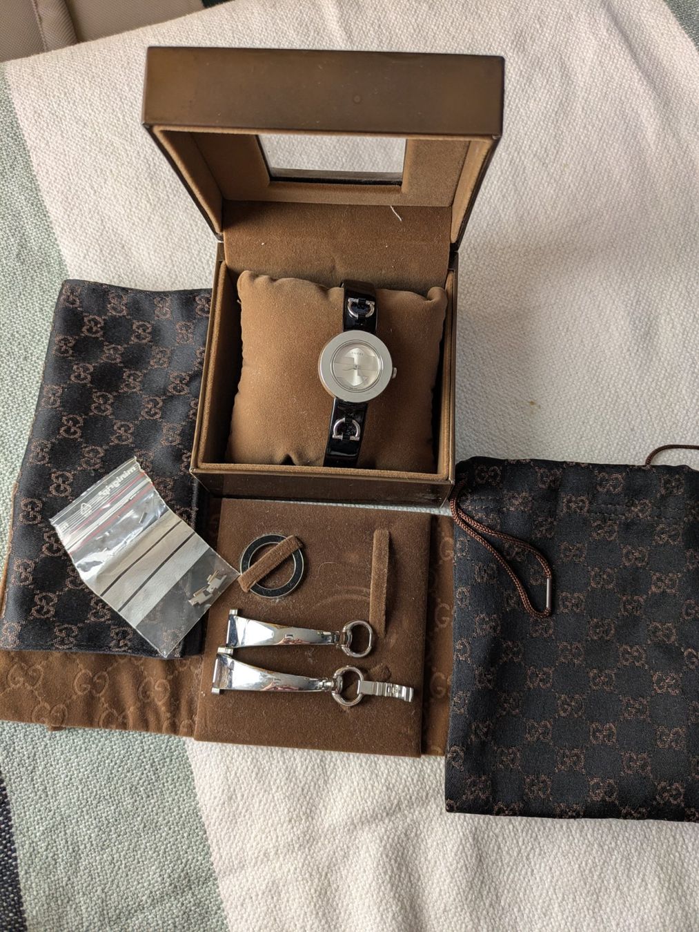 Gucci Orologi: Montre Gucci U Play Quartz acier noir – Usato da Monnaz venduto da sab85 3