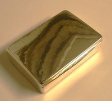 antike PillenDose mit feinstem 50erJahre Dekor am Deckel