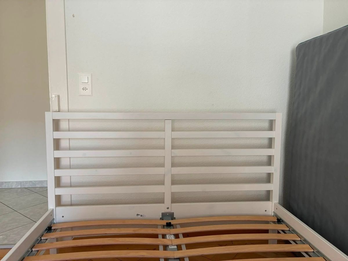 Betten: Bed frame white slatted base – Gebraucht aus Zürich von eduardag 1