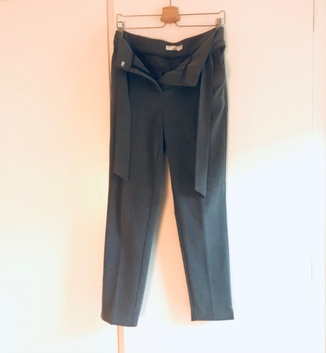Guido Maria Kretschmer Pantaloni: Hose mit Schleife v. Guido Maria Kretschmer – Nuovo (secondo la descrizione) da Zürich venduto da KEEPINSPIRED 5