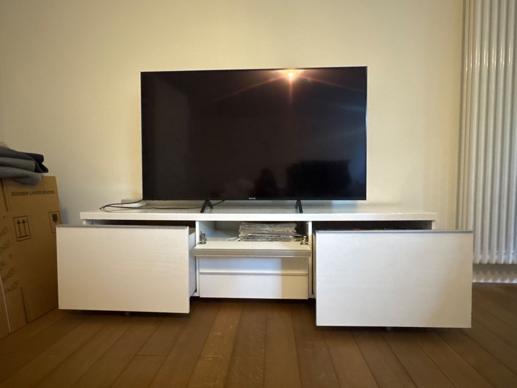 Ikea Meubles TV: Sideboard Hochglanz weiss mit Schubladen und Fächern – D'occasion à Zürich par khn_tc6g 3