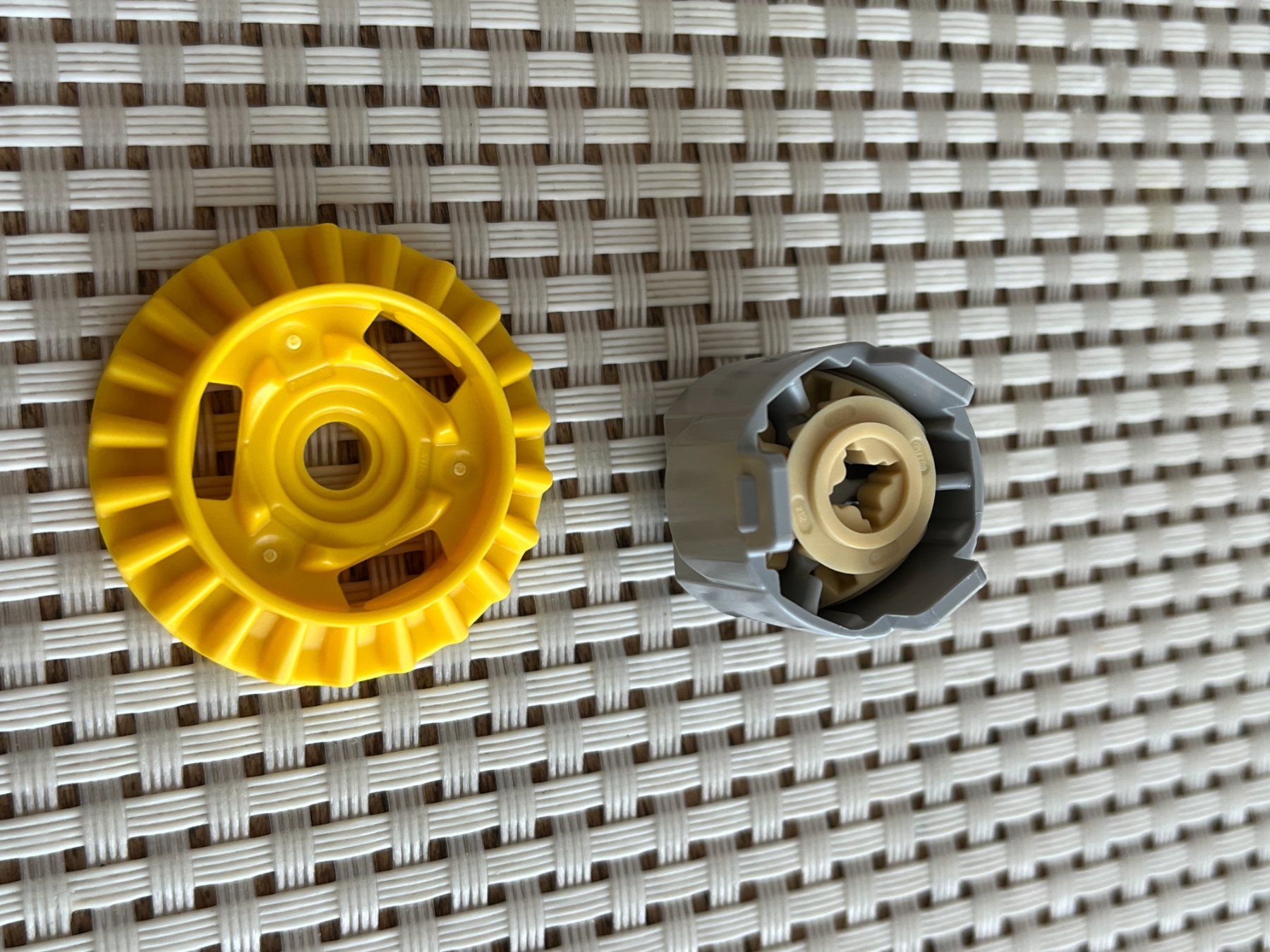 Lego Giocattoli: Lego Technik Differential Zahnrad 42160 – Usato da Buochs venduto da Techtelmechtel 2