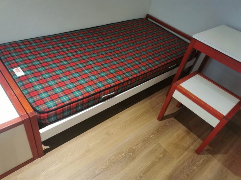 Letti: Kinderzimmer - Bett, Pult, Truhe – Usato da Binningen venduto da eli_rcf2 1