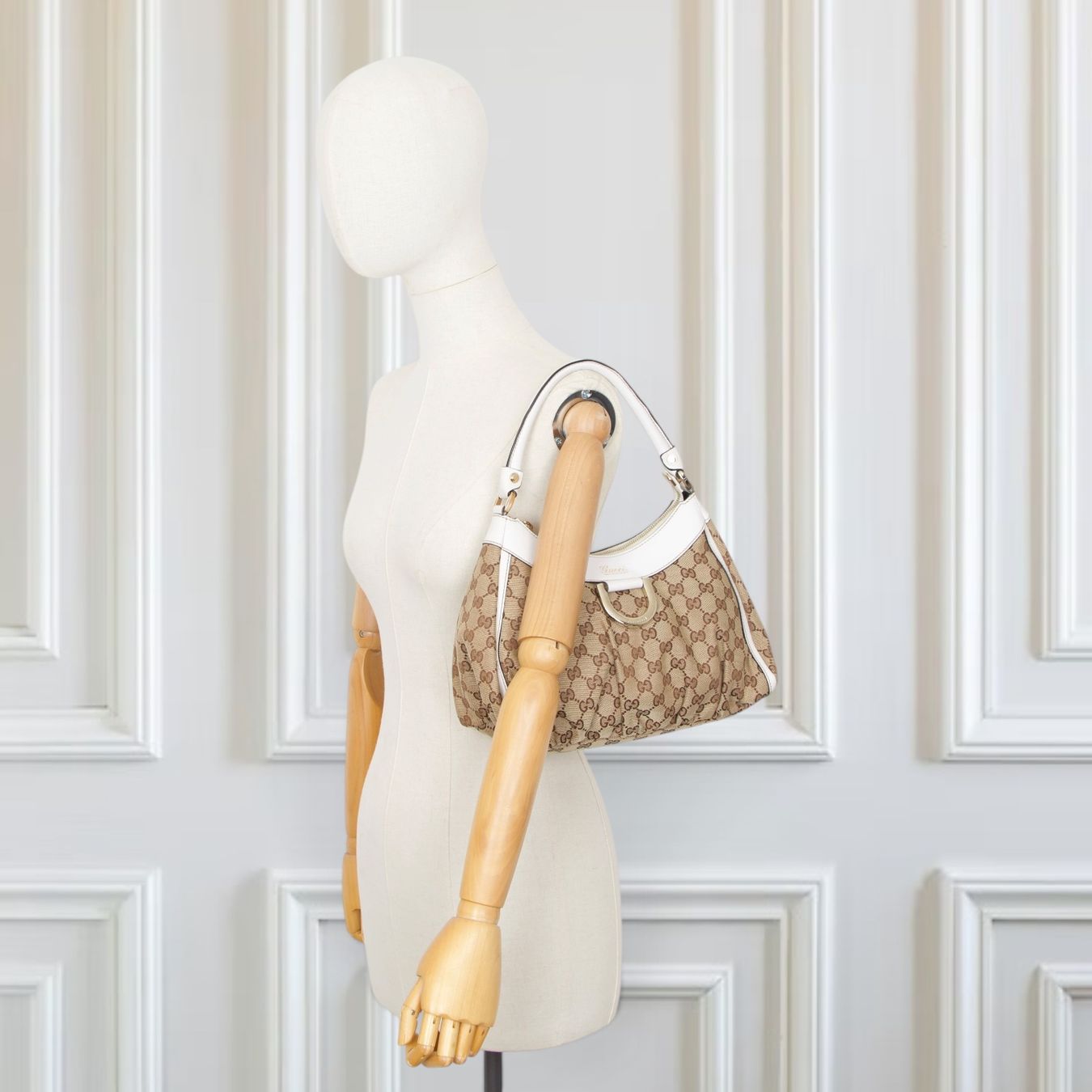 Gucci Sacs femmes: Gucci Abbey D-Ring GG weiss – D'occasion à Binningen par Designerlabels 1