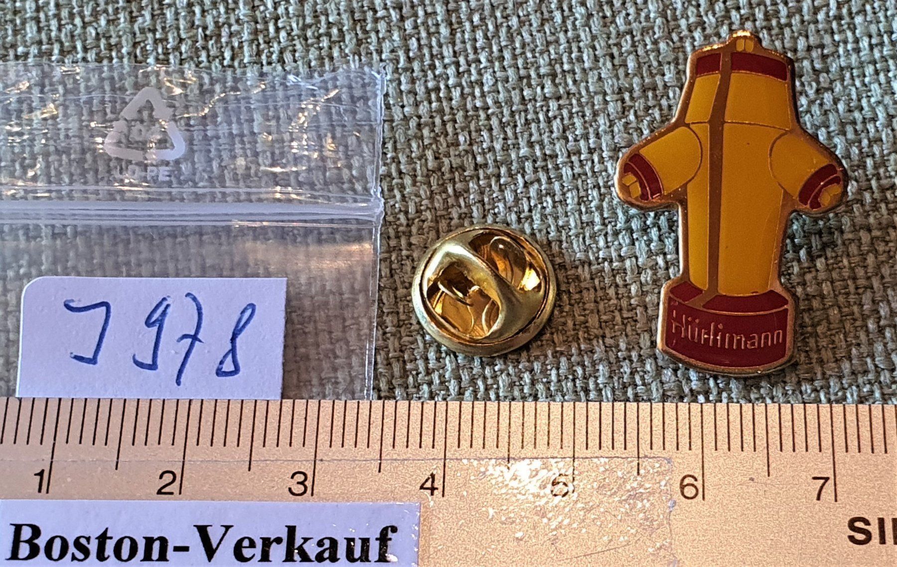Hürlimann Plaketten & Abzeichen: J978 Pin Hürlimann Bier Hydrant – Gebraucht aus Reinach BL von Boston-Verkauf 1