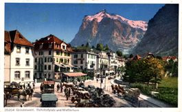 Grindelwald. Bahnhofplatz und Wetterhorn