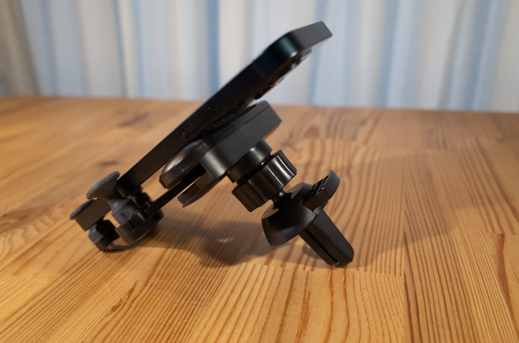 Staffe: Handyhalter fürs Auto – Usato da Wädenswil venduto da SO2 2