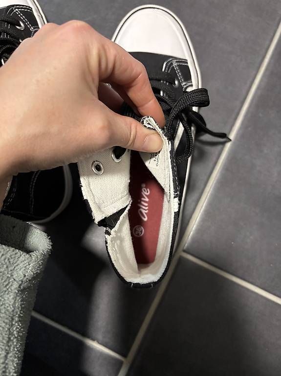 Herrenschuhe: Scarpe nuove 36 – Gebraucht aus Cresciano von Koyol 3