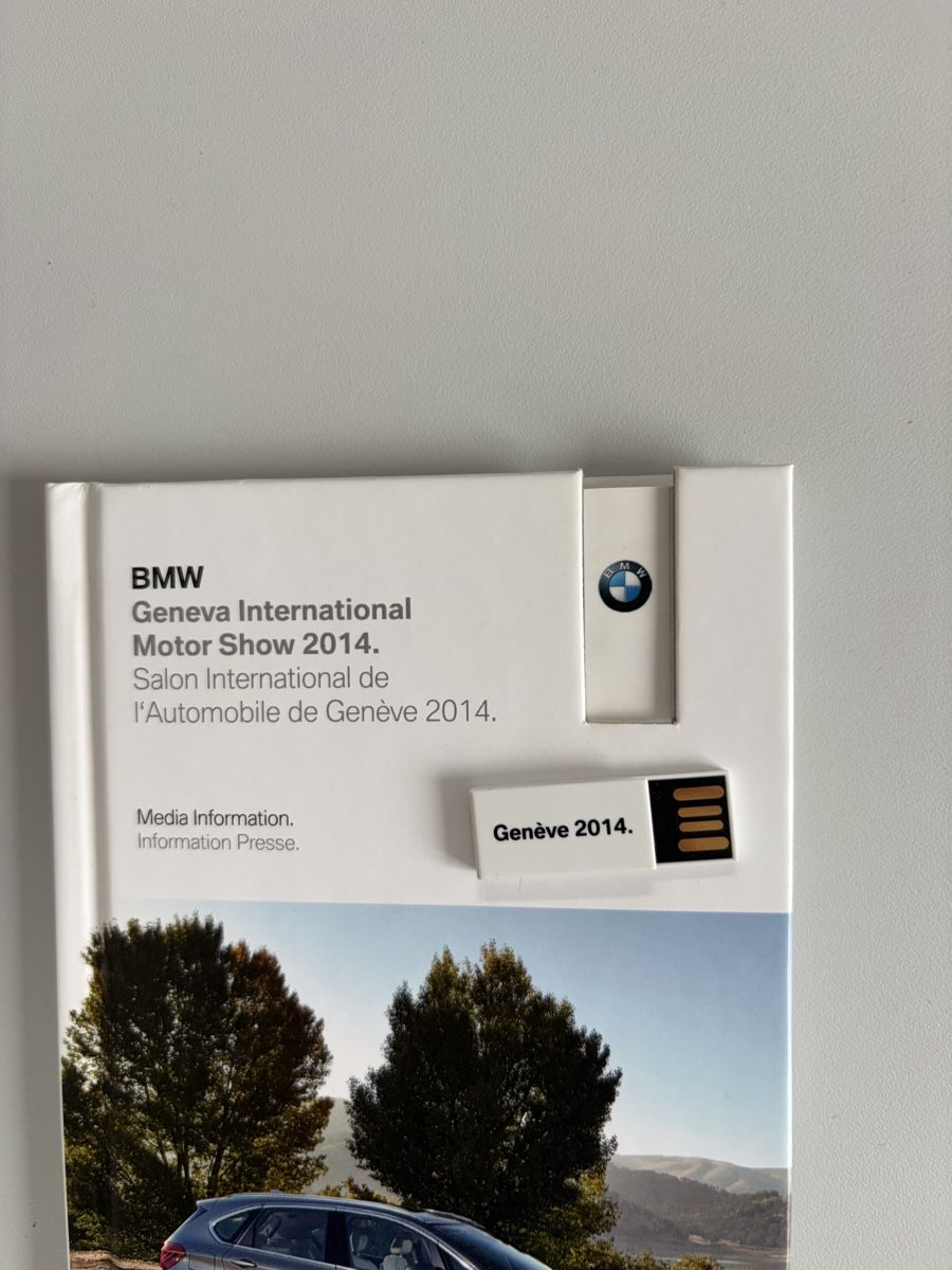 BMW Documenti: BMW Pressemappe Auto Salon Genf 2014 M3/M4 – Usato da Gränichen venduto da Xbertone 1