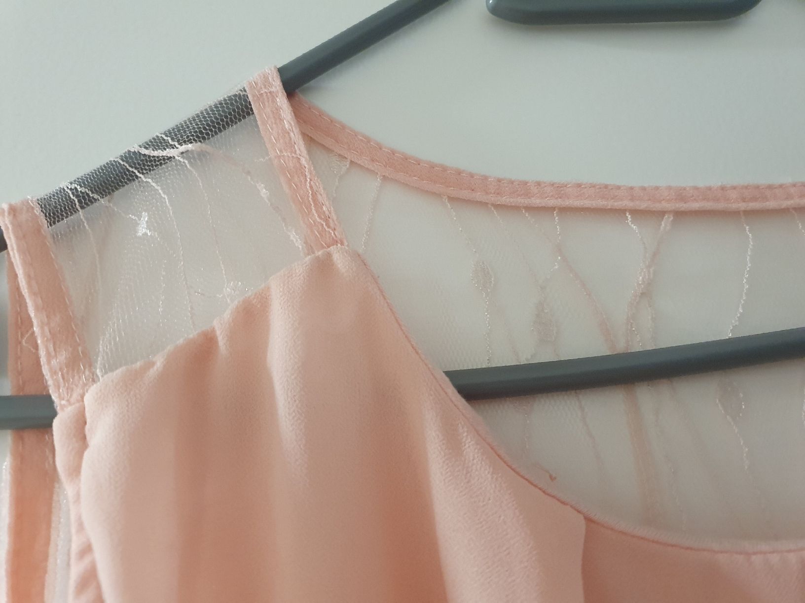 Blusen: Bluse rosa Grösse L mit Spitze neuwertig – Neu (gemäss Beschreibung) aus St.Gallen von Avena135 1
