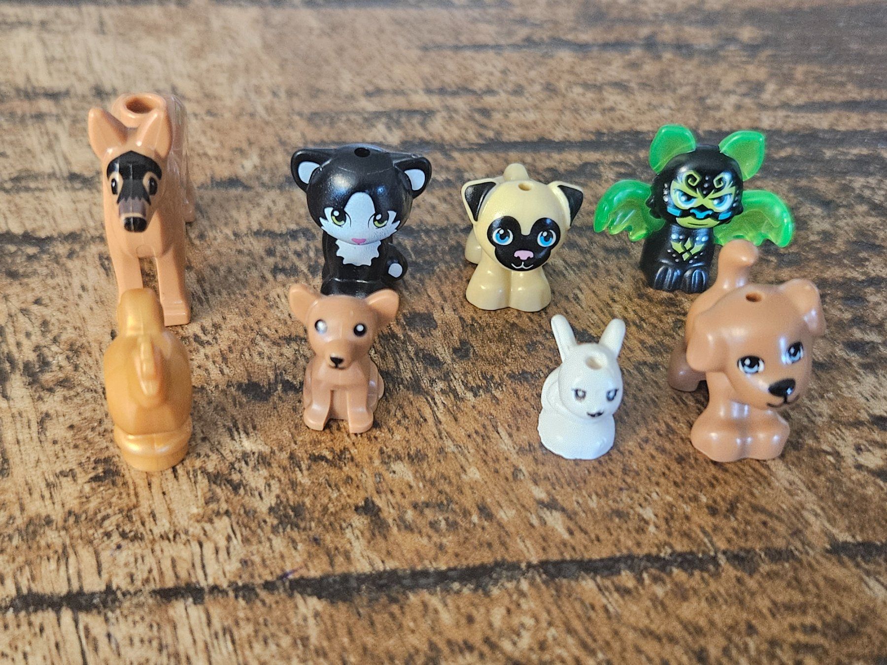 Lego Giocattoli: lego figurines lot de  8 animaux – Usato da Confignon venduto da Ecrofigs