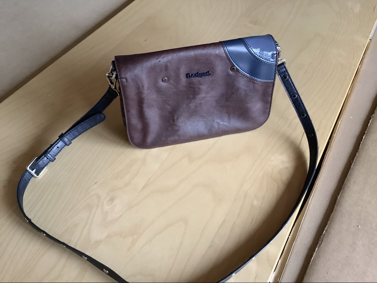 Desigual Sacs femmes: Sac bandoulière Desigual – Neuf (Voir description) à Le Noirmont par Thiwen-Ric 1