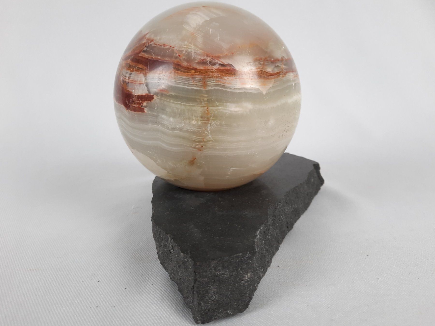Minerali & Pietre curative: Onyx Stein auf Sockel – Usato da Beinwil am See venduto da Restwert_Beinwil 2
