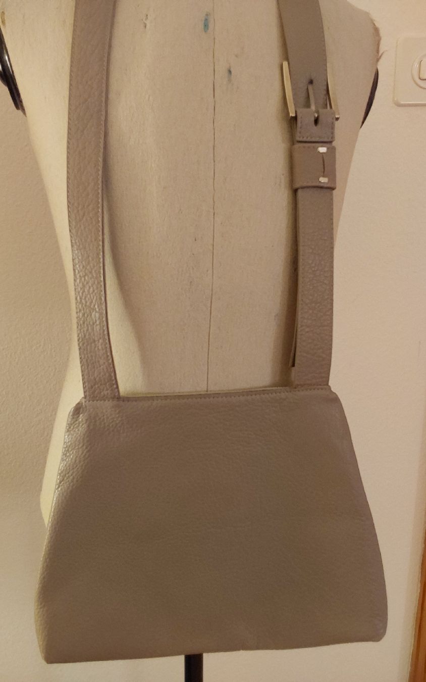 Borse da donna: Ledertasche format brigitte hürzeler grau – Nuovo (secondo la descrizione) da Köniz venduto da scopello12 2