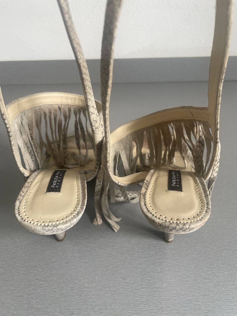 Patrizia Pepe Scarpe da donna: Patrizia Pepe Sandalen, Gr. 37 Fransen – Usato da St. Moritz venduto da cri_h9tt 8