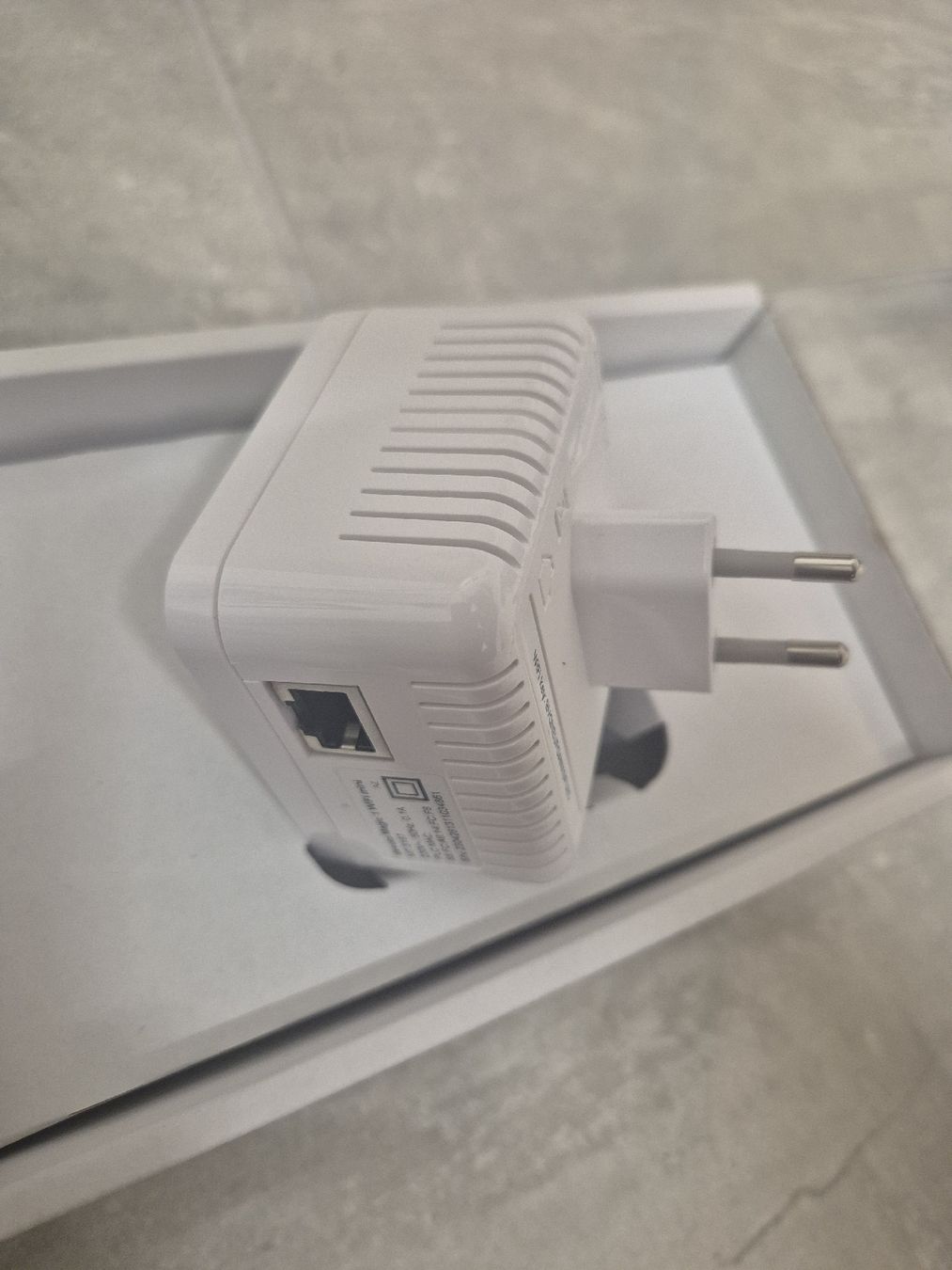 Devolo Unità & Adattatore: Devolo Magic 1 WiFi Starter Kit + Erweiterung Top Zustand – Usato da Pratteln venduto da attech_ 5