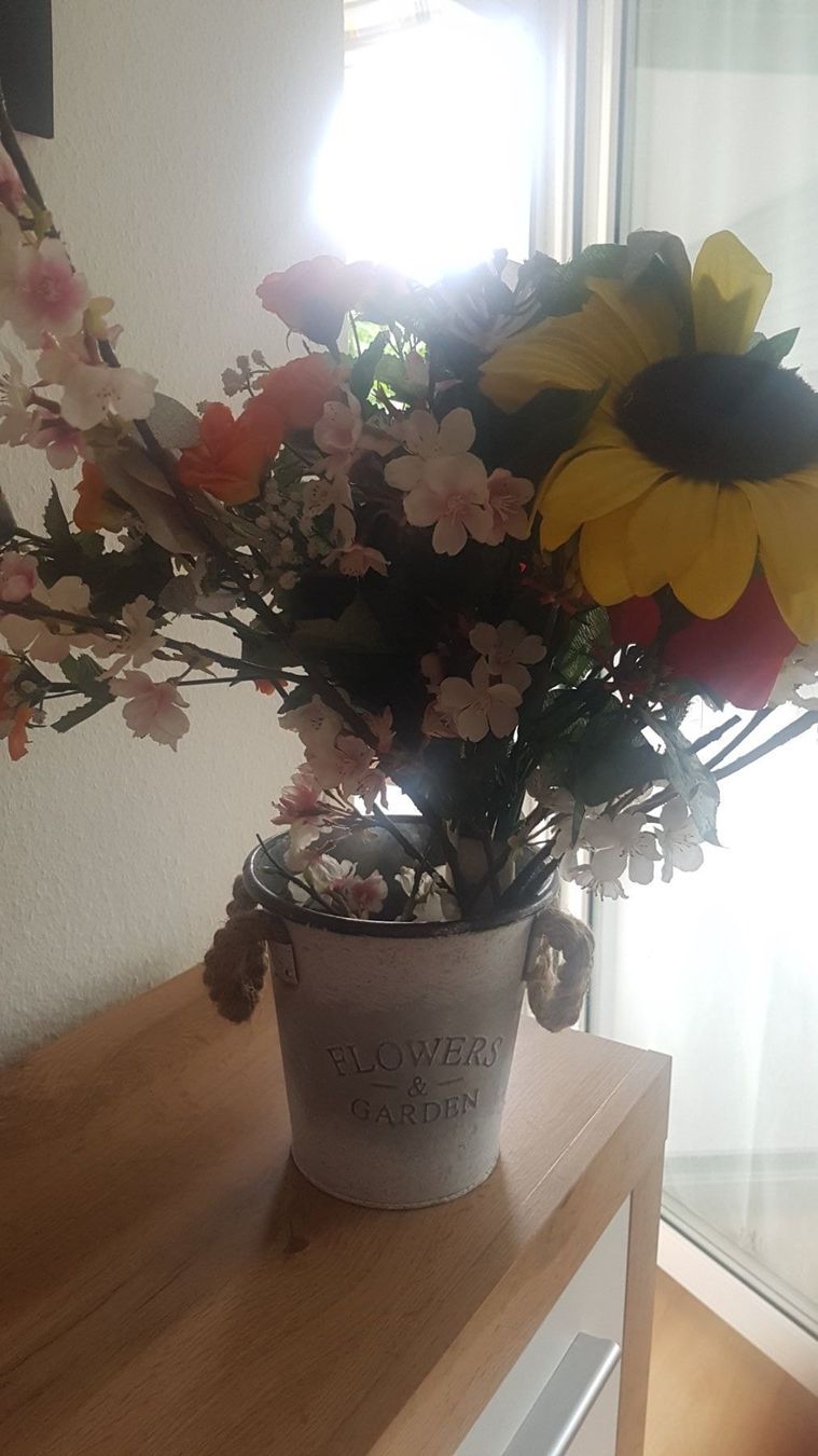 Vasi per fiori: Paar dekorative Vasen, von Kunstblumen – Usato da Schöfflisdorf venduto da CrRG21 1
