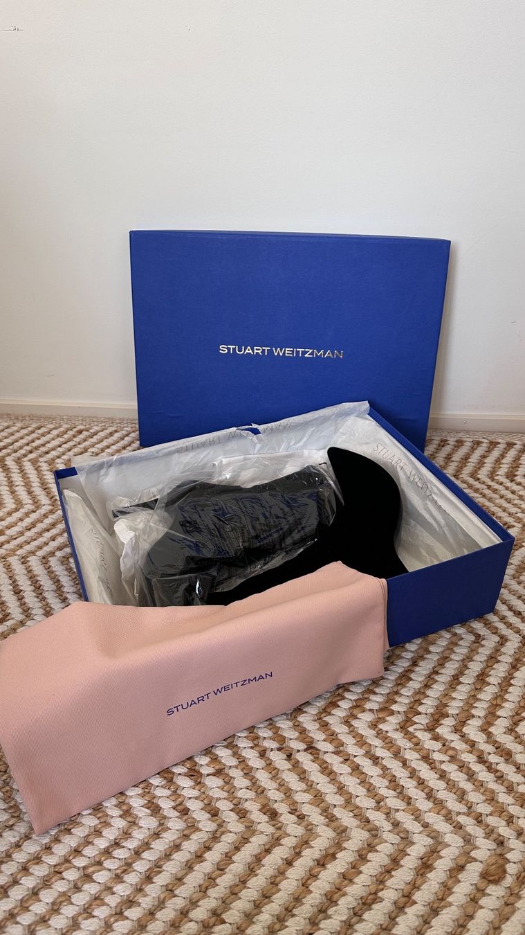 Stuart Weitzman Scarpe da donna: Stuart Weitzman - Stuart Power suede ankle boots - NEW – Nuovo e nell'imballaggio originale da Zürich venduto da laurric 1