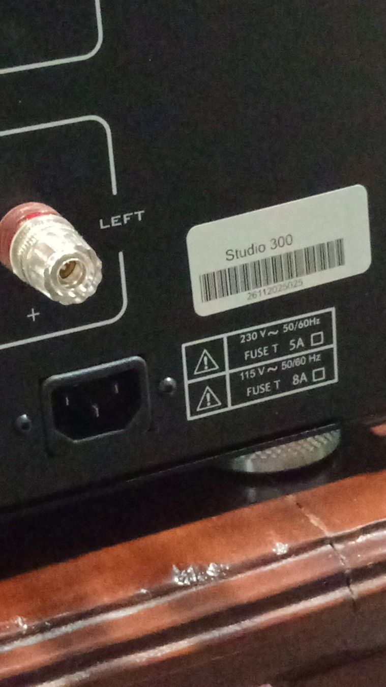 Amplificateurs: Ex Demo EamLab Studio 300 power amplifier - Classes A - AB – Neuf avec emballage d'origine à St-Cergue par per_6cx5 5
