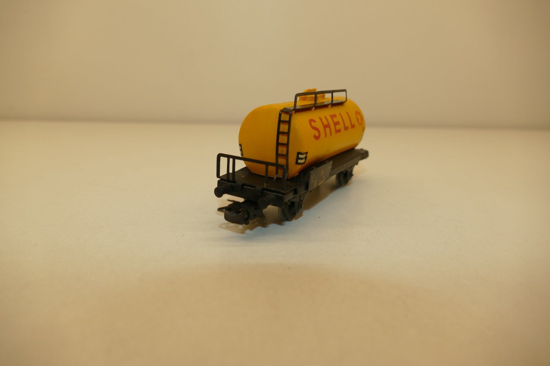 Märklin Modellini di ferrovie: Märklin H0: DB Kesselwagen Shell – Usato da Niederhasli venduto da rail-duerst 1