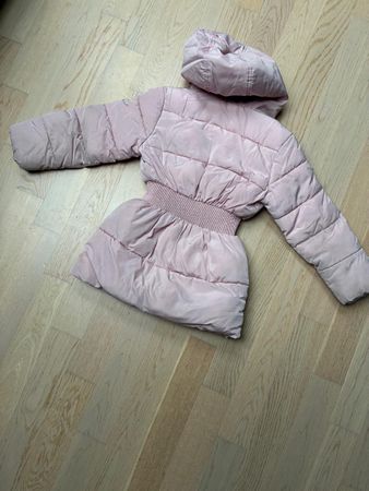 Mädchen Winterjacke rosa mit Kapuze Grösse 110 
