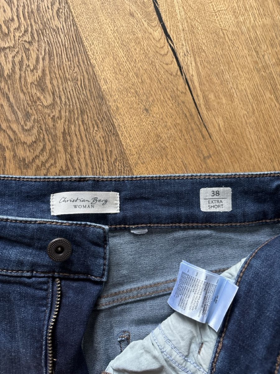 Jeans: Jeans – Neuf (Voir description) à St. Gallen par sabrina_19 1