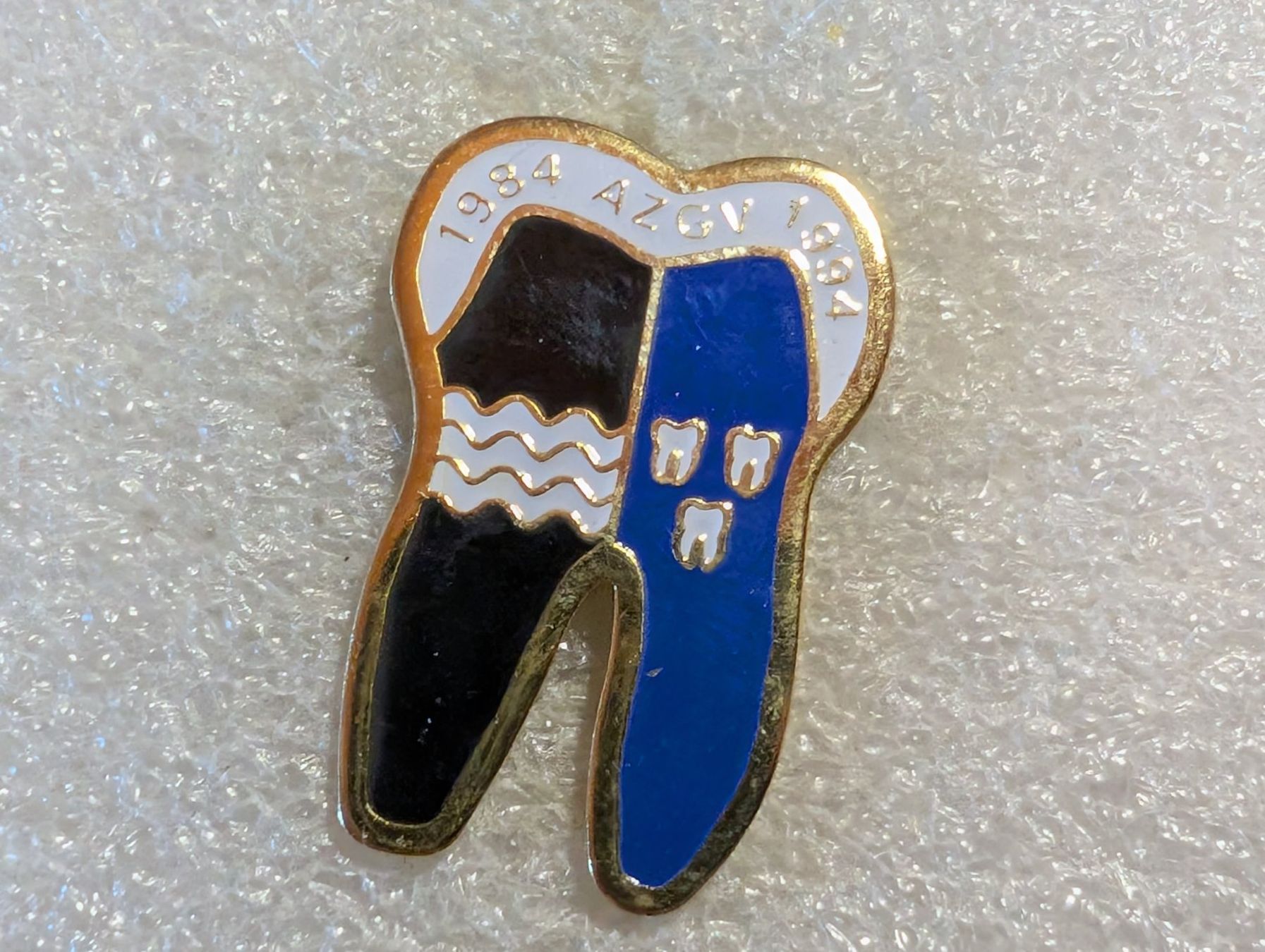 Placchette & Badge: Ansteckpin 93: AZGV – Usato da Oppligen venduto da Pin-Fall-Shop