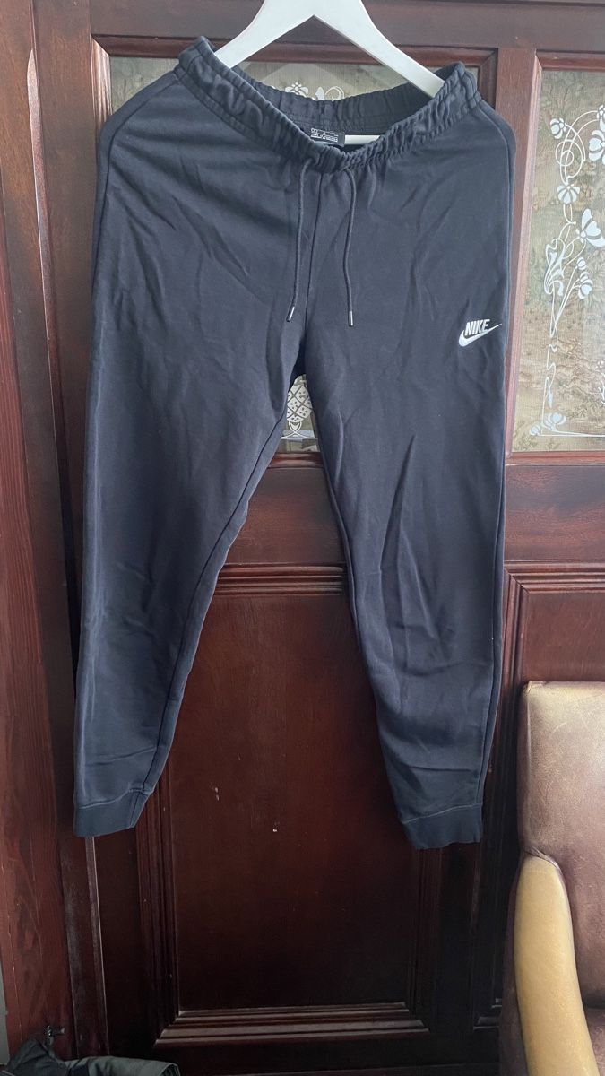 Nike Pantaloni: Nike Turnhose Trainerhose – Usato da Obfelden venduto da tan_9lj9